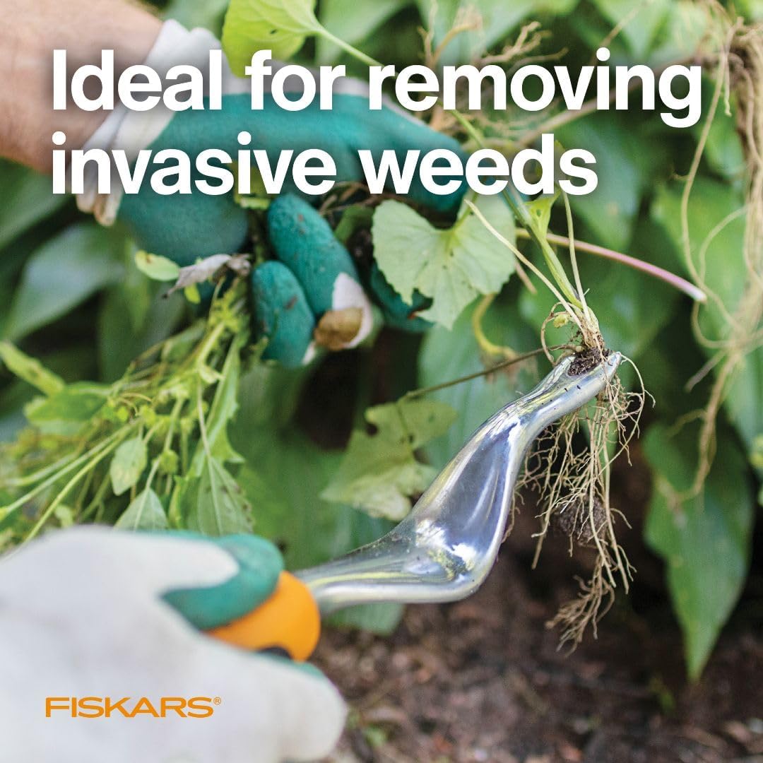 Fiskars Ergo Weeder Tool for Weeding, Heavy Duty Gardening Hand Tool with Ergonomic Handle and Hanging Hole for Storage, Remove Weeds and Roots like Dandelions and Thistles